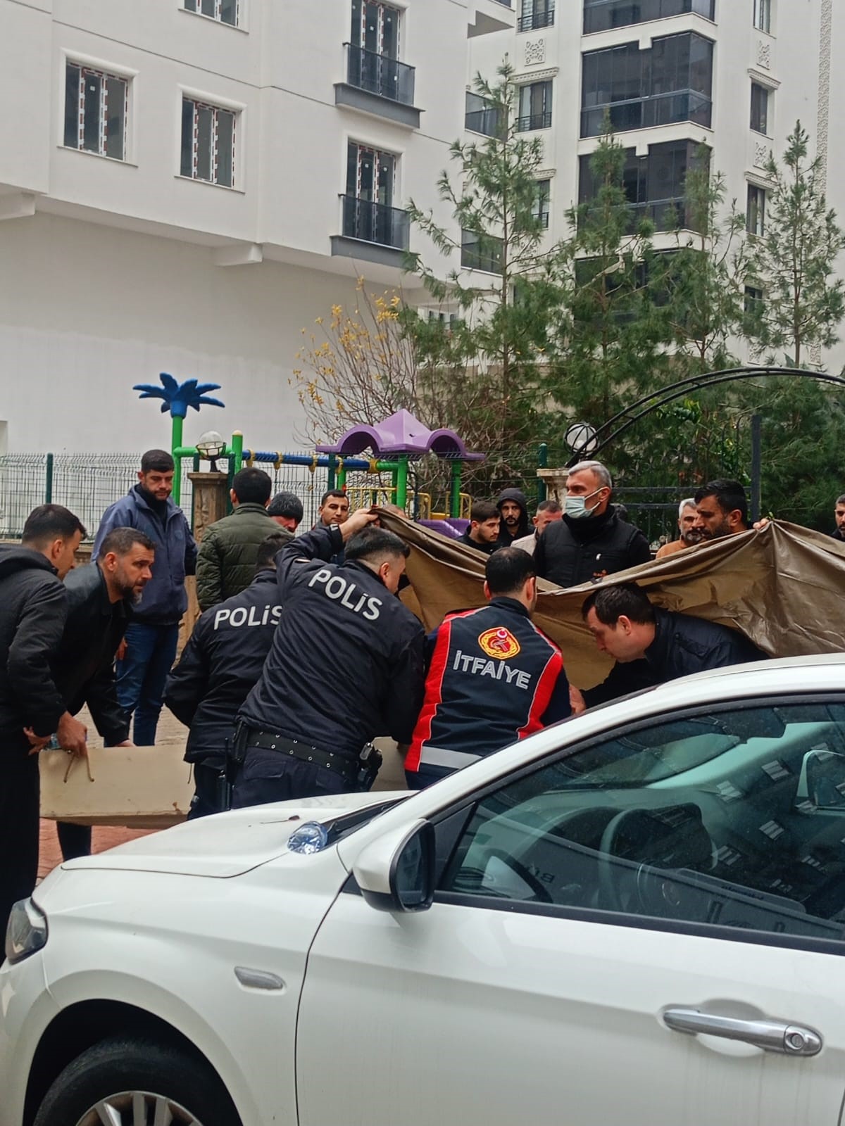 Kahreden Olay 7’Nci Kattan Düşen Kadın Olay Yerinde Can Verdi (2)