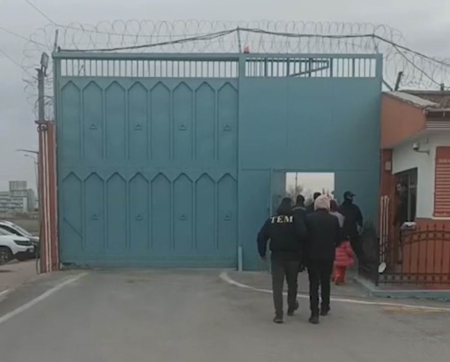 Kardeşinin Kimliği Ele Verdi 9 Yıl Sonra Yakalandı (4)