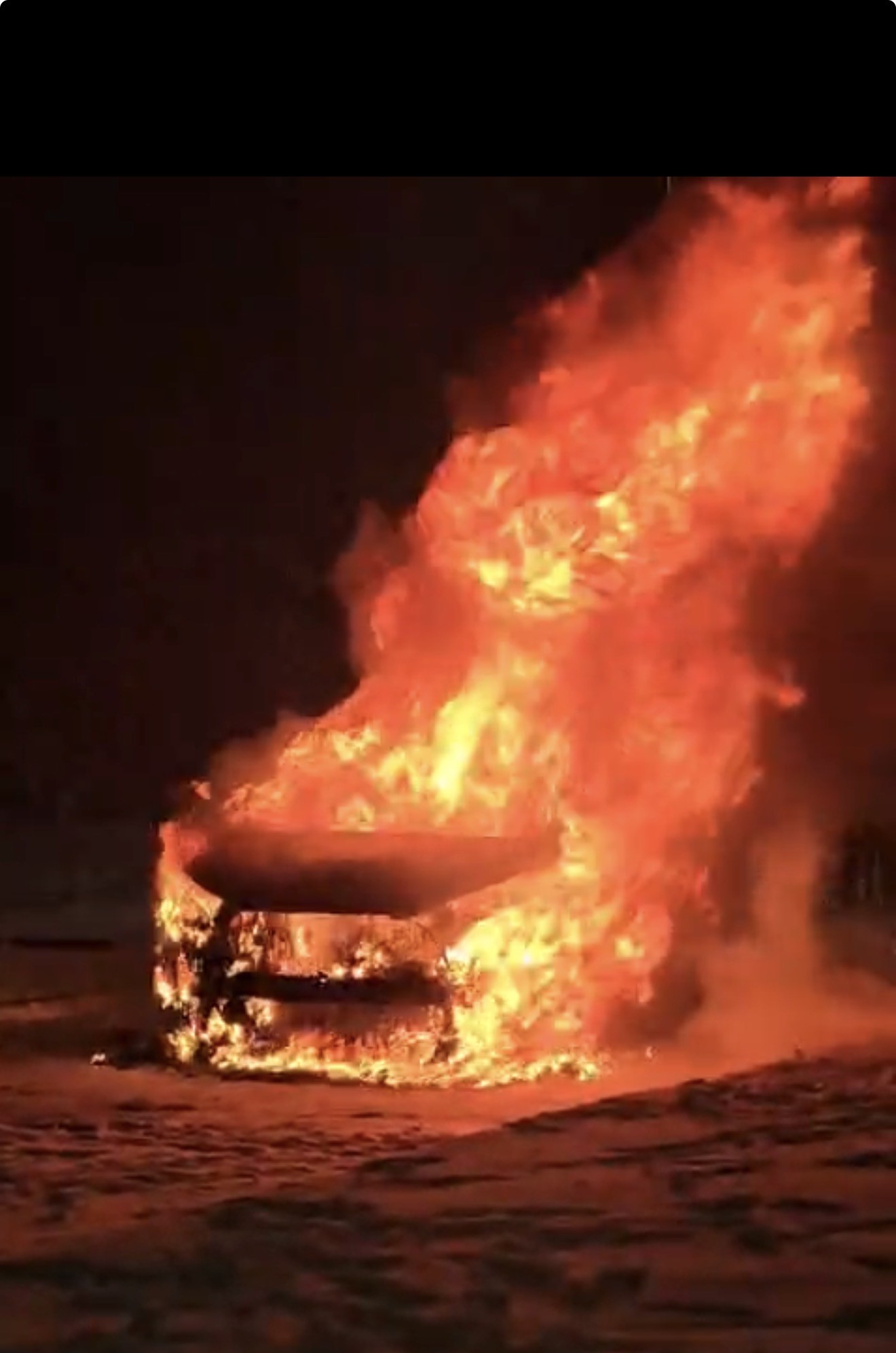 Karla Mücadele Ederken Yangın Çıktı Otomobil Kullanılamaz Hale Geldi (2)