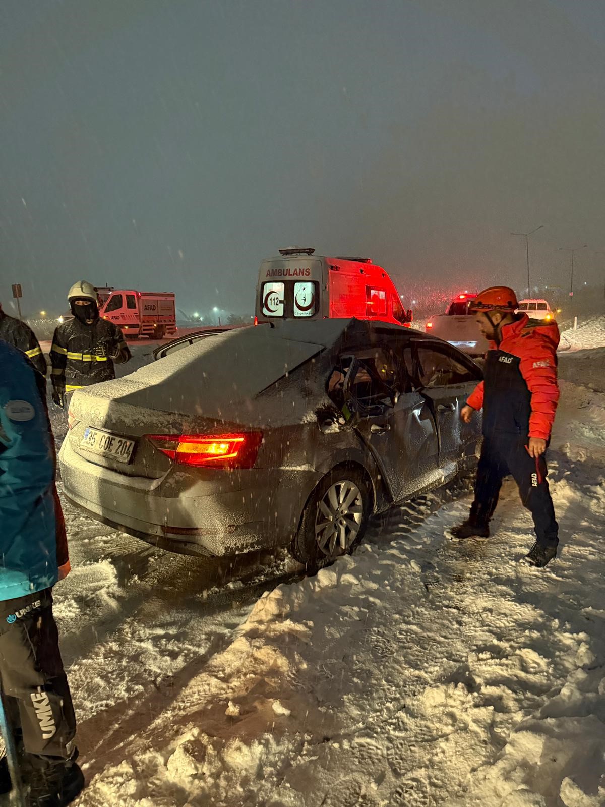 Karli Yol Bir Anda Can Pazarina Dondu (2)