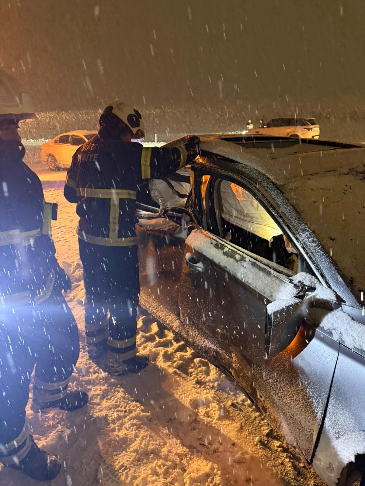 Karli Yol Bir Anda Can Pazarina Dondu (3)