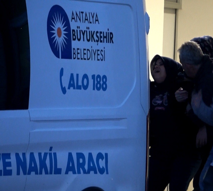 Karne Günü Acıya Döndü 16 Yaşındaki Öğrenci Öldü, Arkadaşı Yoğun Bakımda (7)