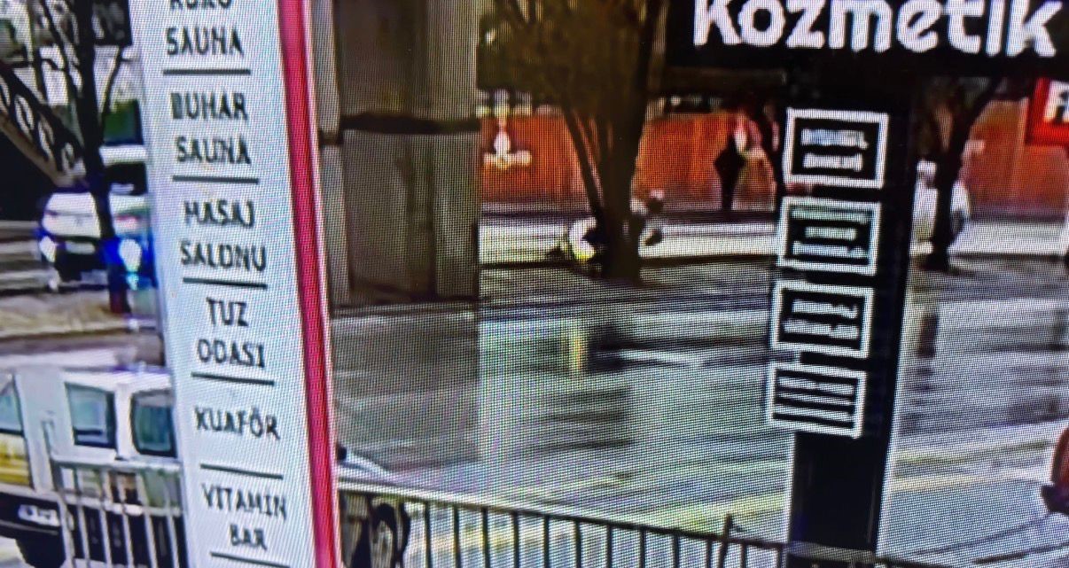 Kaygan Yol Can Aldı 18 Yaşındaki Kurye Ağaca Çarparak Hayatını Kaybetti (3)