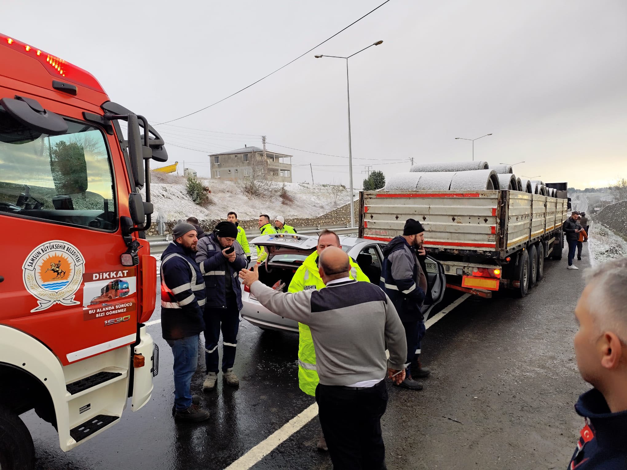 Kazadan Kurtuldular, Midibüs Felaketi Getirdi! Baba Hayatını Kaybetti, 3 Yaralı (6)