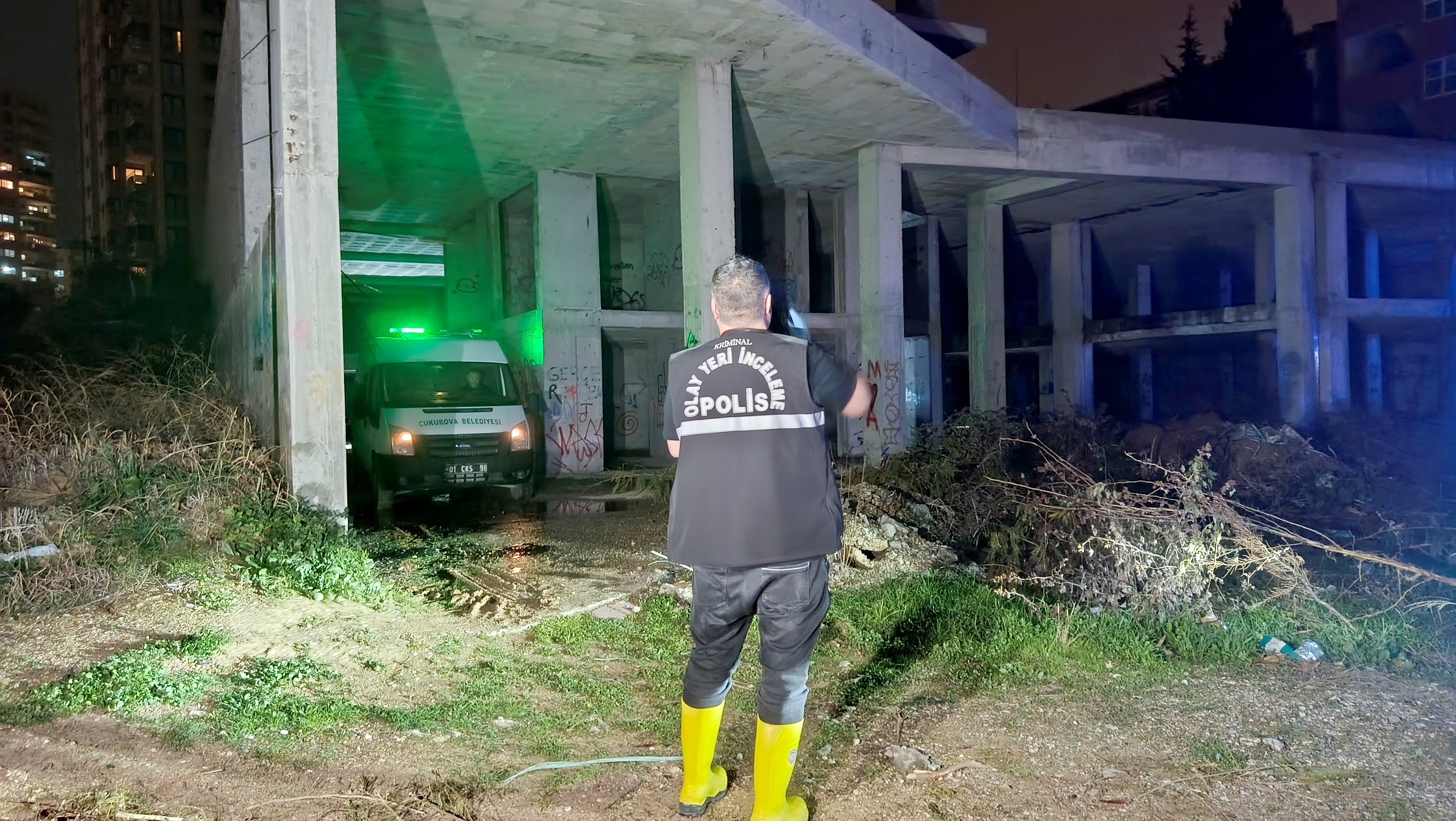 Kimsenin Fark Etmedigi Tehlike Su Dolu Bodrumda Can Verdi (3)