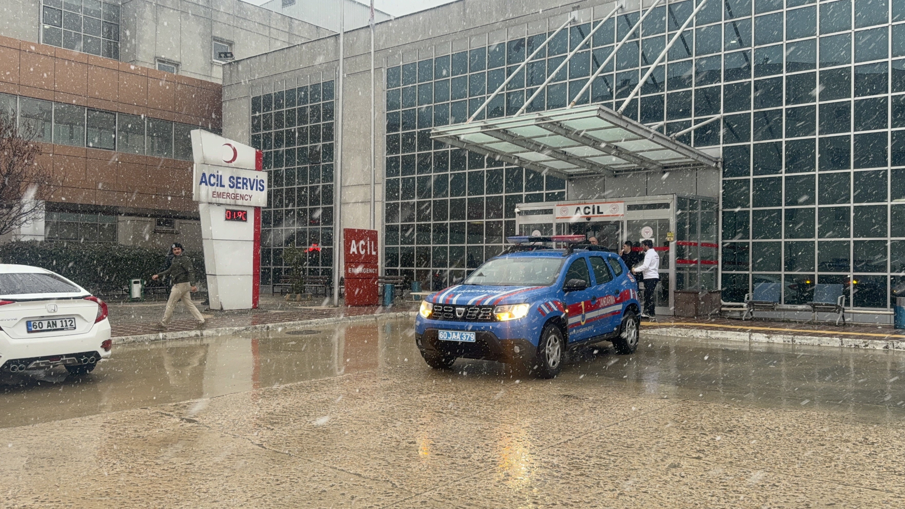 Kıraathane Kan Gölüne Döndü! Başından Vurulan Adam Kurtarılamadı (3)