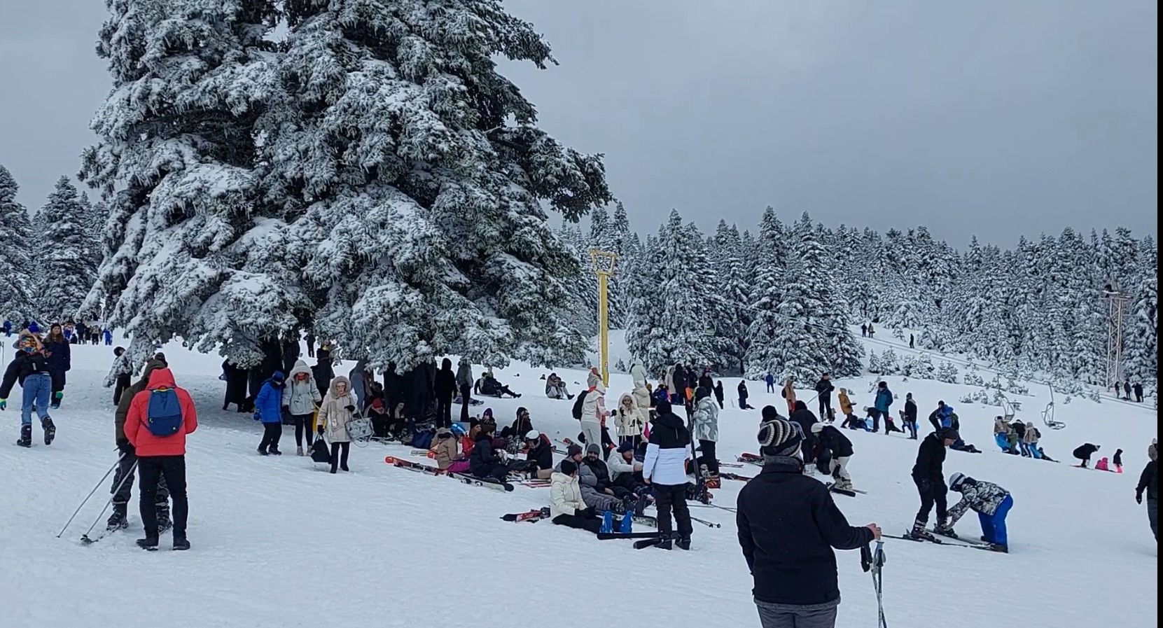 Kış Turizminin Kalbinde Kriz Tatilciler Metrelerce Yüksekte Mahsur Kaldı (14)