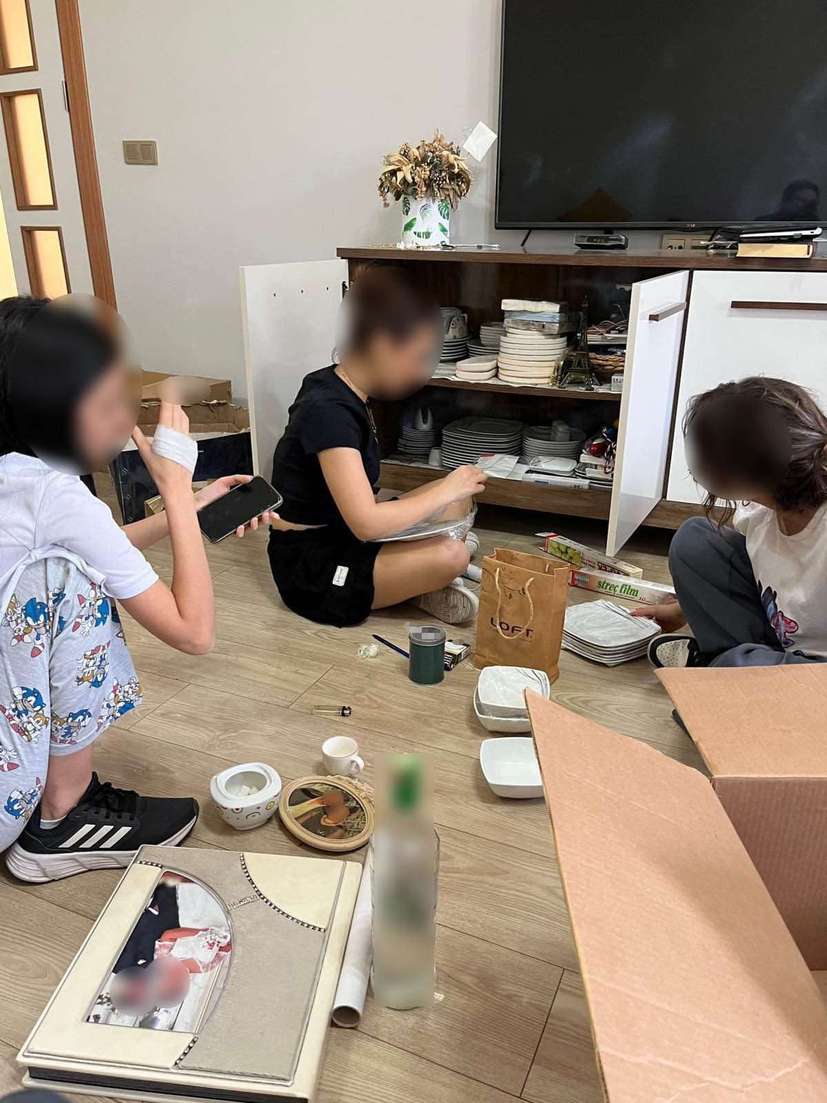 Kız Öğrencileri Okuldan Çıkarıp Evine Temizliğe Götürdü Öğretmen “Insan Ticareti” Suçlamasıyla Gözaltında (5)