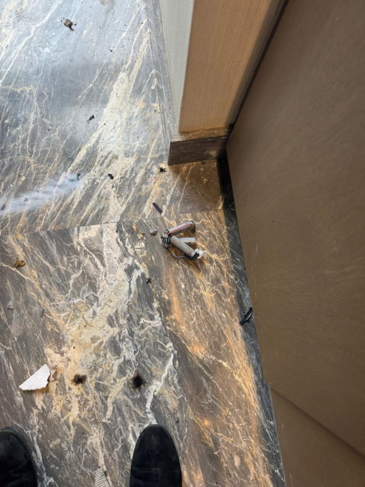 Luks Sitede Kargo Paketi Bomba Gibi Patladi O Anlar Kamerada (3)