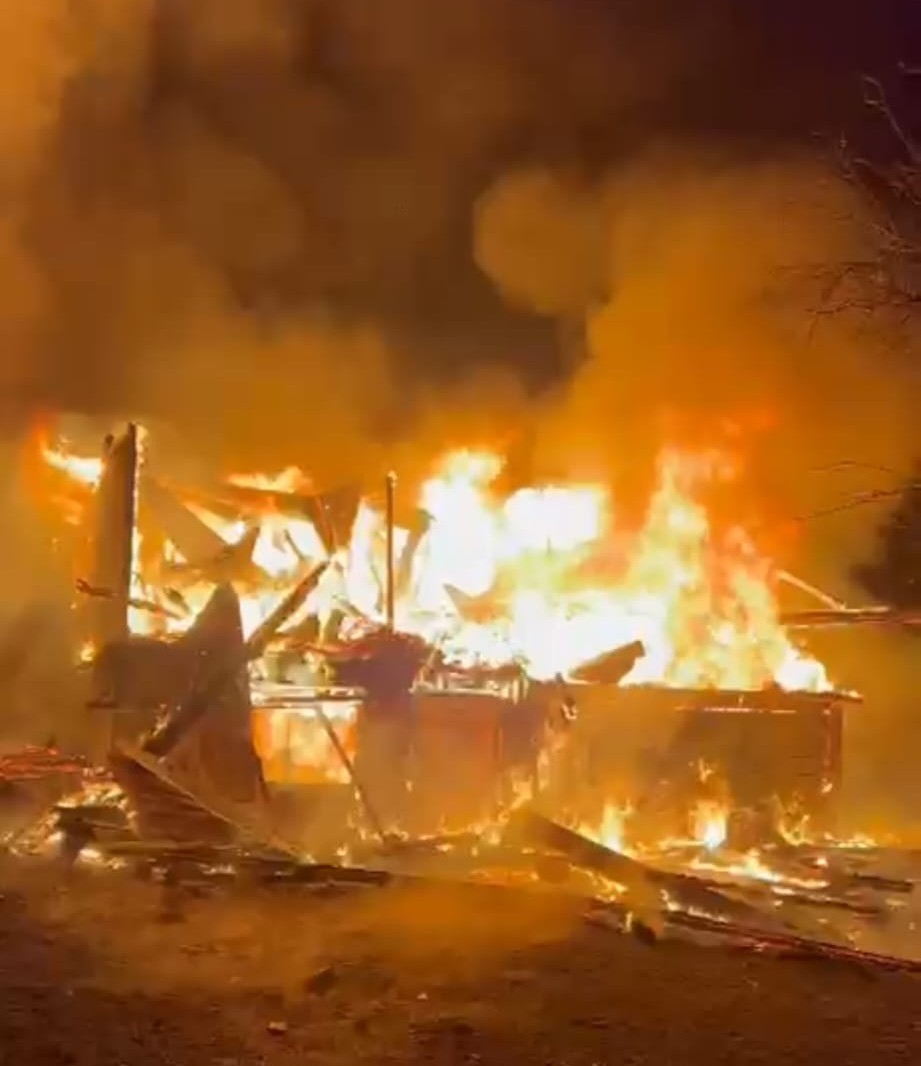 Mahalleli Tankerlerle Müdahale Etti Gece Yarısı 2 Ev Kül Oldu (5)