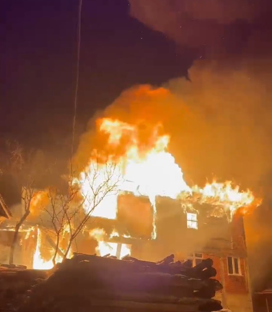 Mahalleli Tankerlerle Müdahale Etti Gece Yarısı 2 Ev Kül Oldu (6)