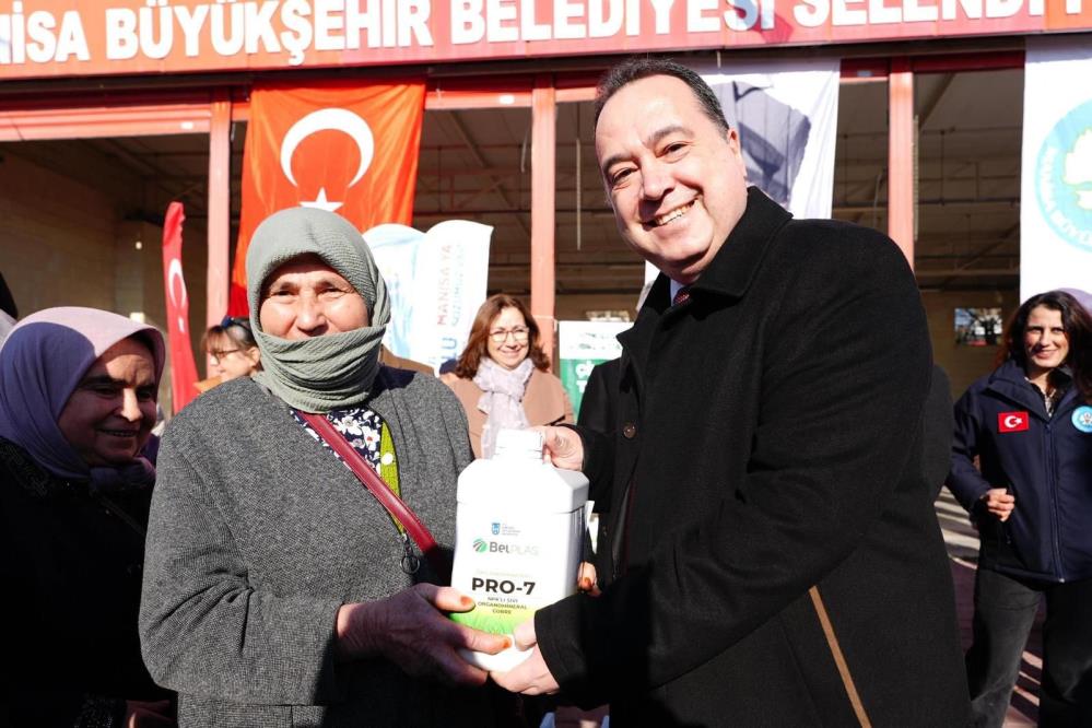 Manisa Buyuksehir Belediyesinden Don Zararina Ugrayan Ureticiye Destek (3)