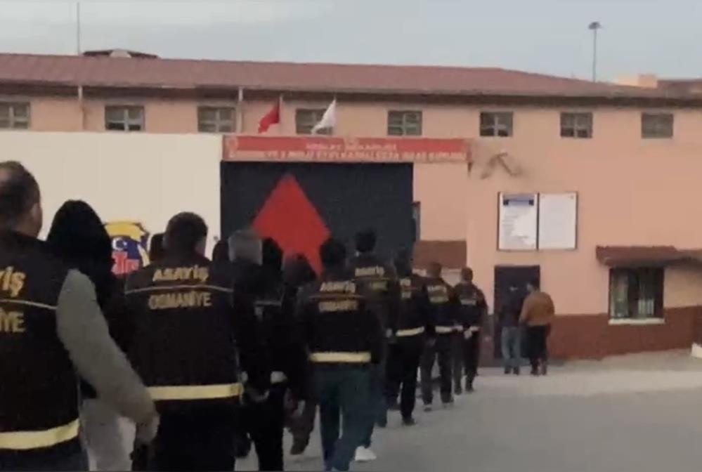 Manisa Ile Birlikte 3 Ilde Dolandiricilik Operasyonu (4)