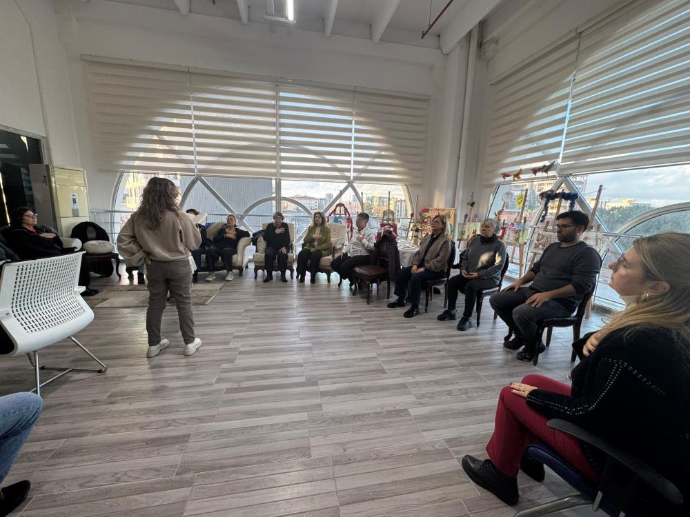 Manisada Alzheimer Ve Demans Hastalarina Nefes Aldiran Egitim (2)