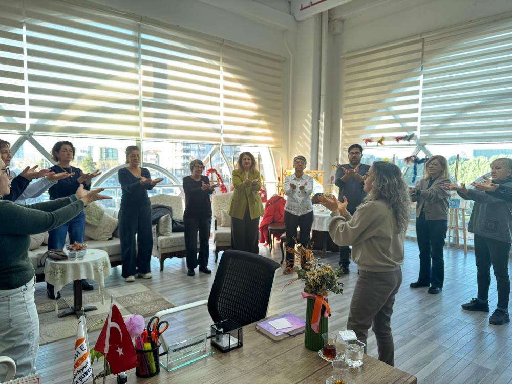 Manisada Alzheimer Ve Demans Hastalarina Nefes Aldiran Egitim (4)