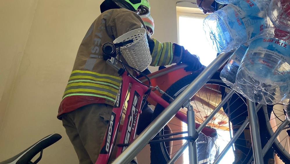 Manisada Guvercinlerine Bakmak Isterken Asansor Kulesinden Dustu (1)-1