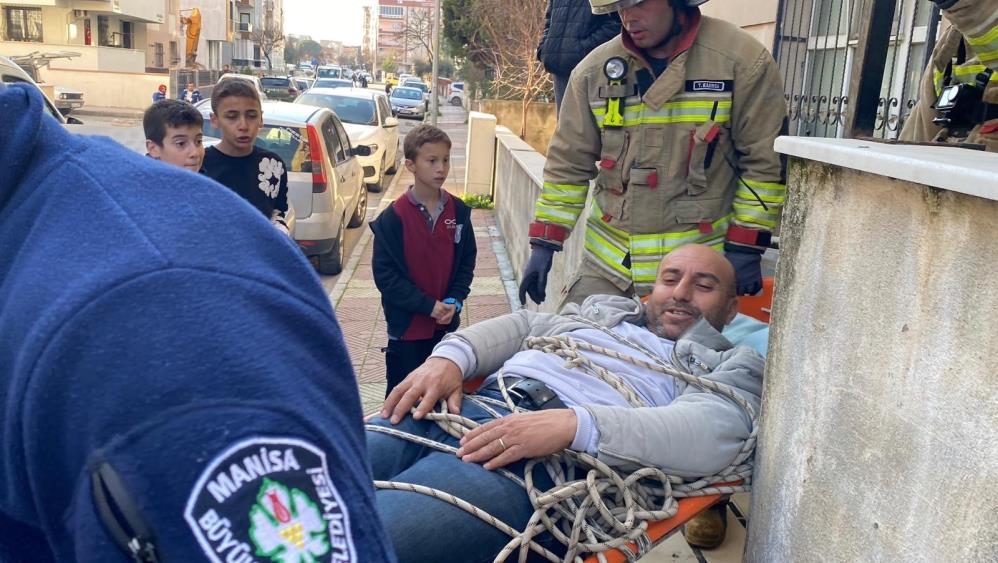 Manisada Guvercinlerine Bakmak Isterken Asansor Kulesinden Dustu (2)