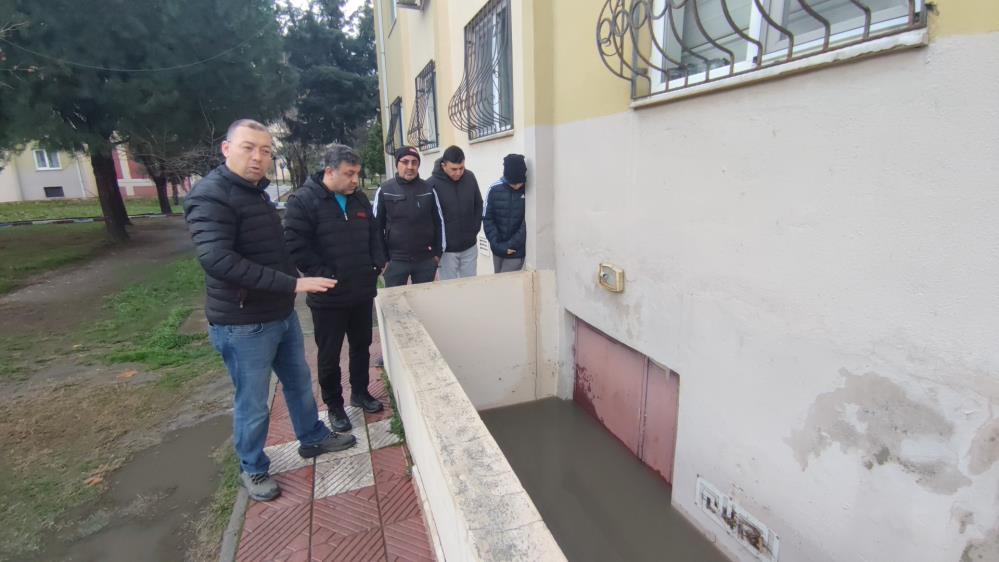 Manisada Saganak Ve Firtina Etkili Oldu (4)