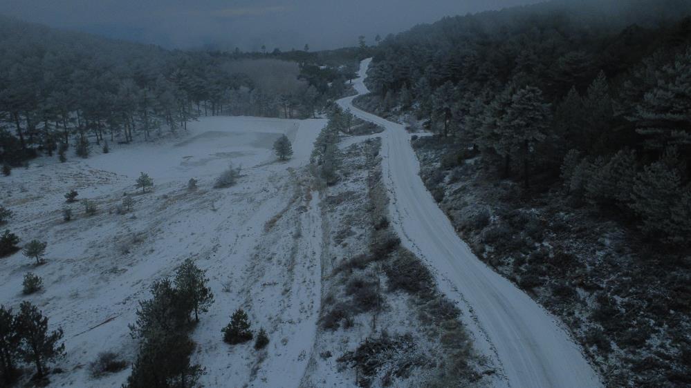Manisada Yuksek Kesimlerde Kar Yagisi Etkili Oldu (2)