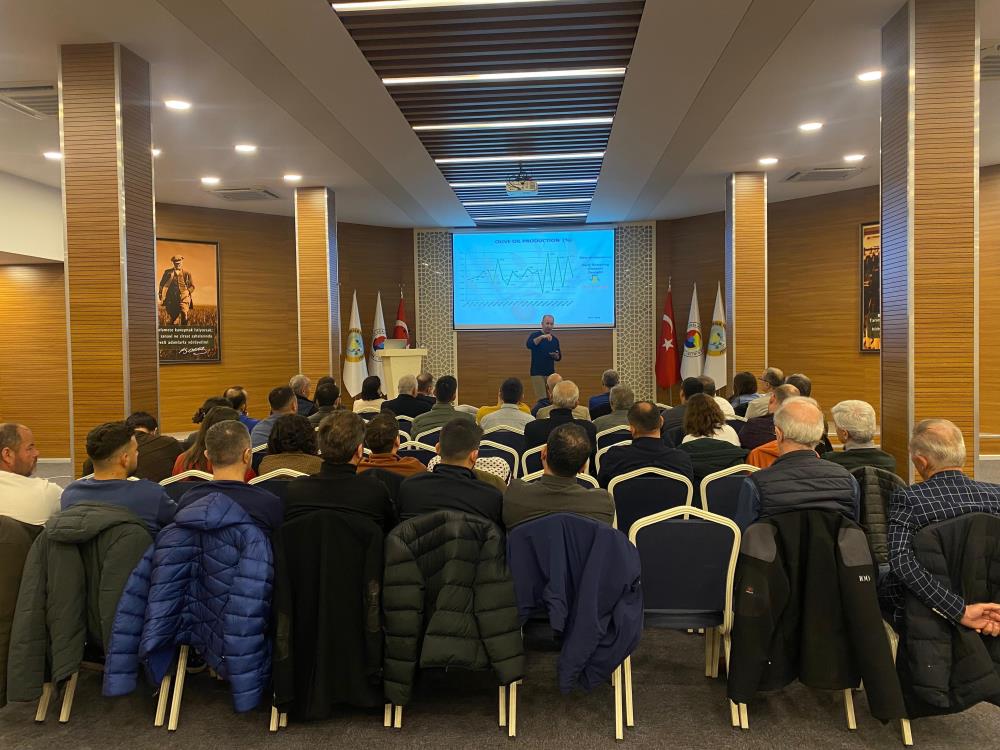 Manisada Zeytin Ureticilerine Verim Ve Kalite Egitimi (3)