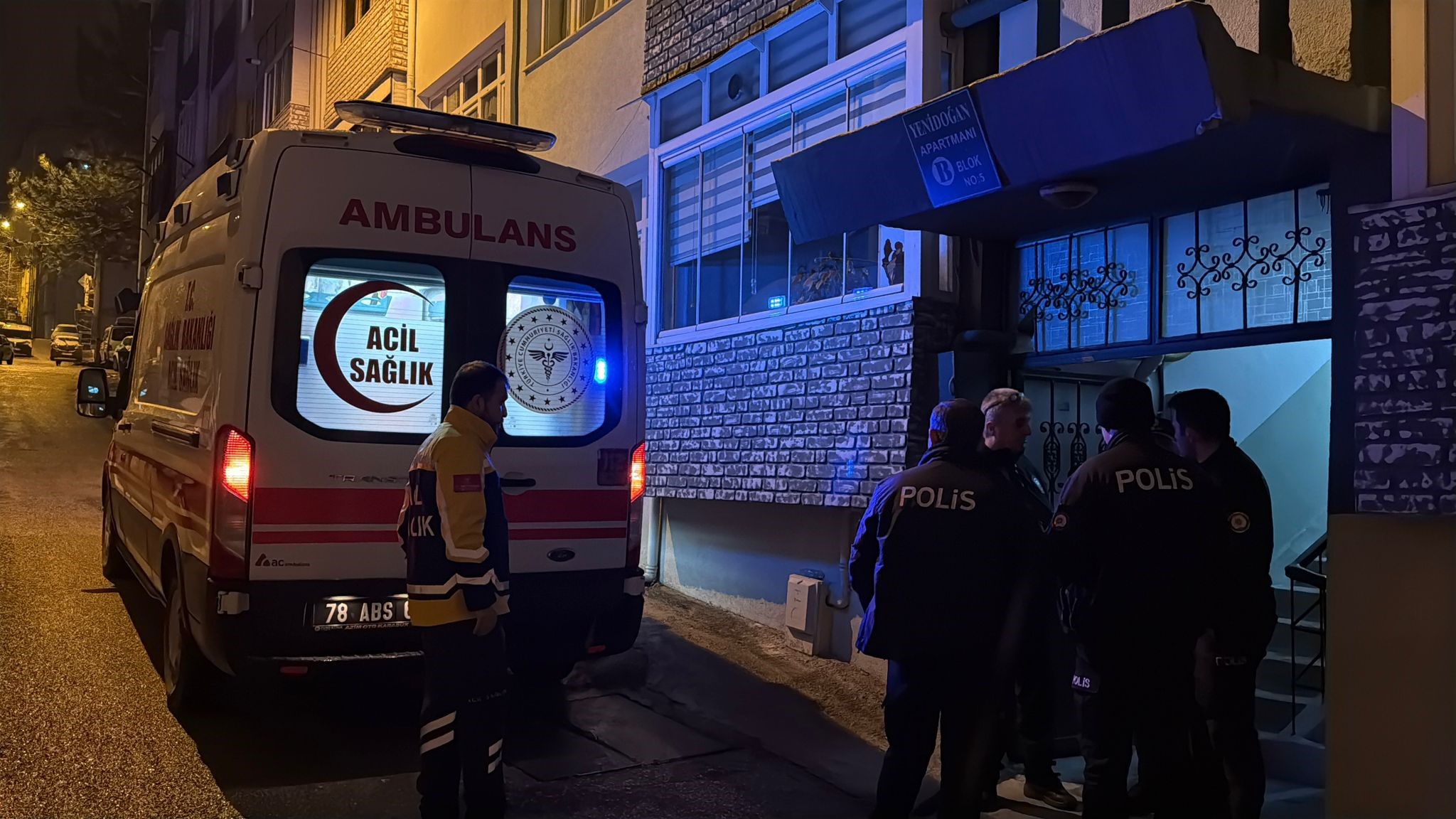 Merdiven Boşluğunda Korkunç Manzara! Yaşlı Adam Komşuları Tarafından Ölü Bulundu (4)