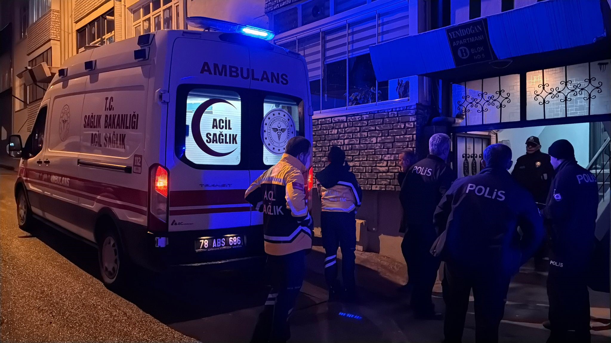 Merdiven Boşluğunda Korkunç Manzara! Yaşlı Adam Komşuları Tarafından Ölü Bulundu (6)