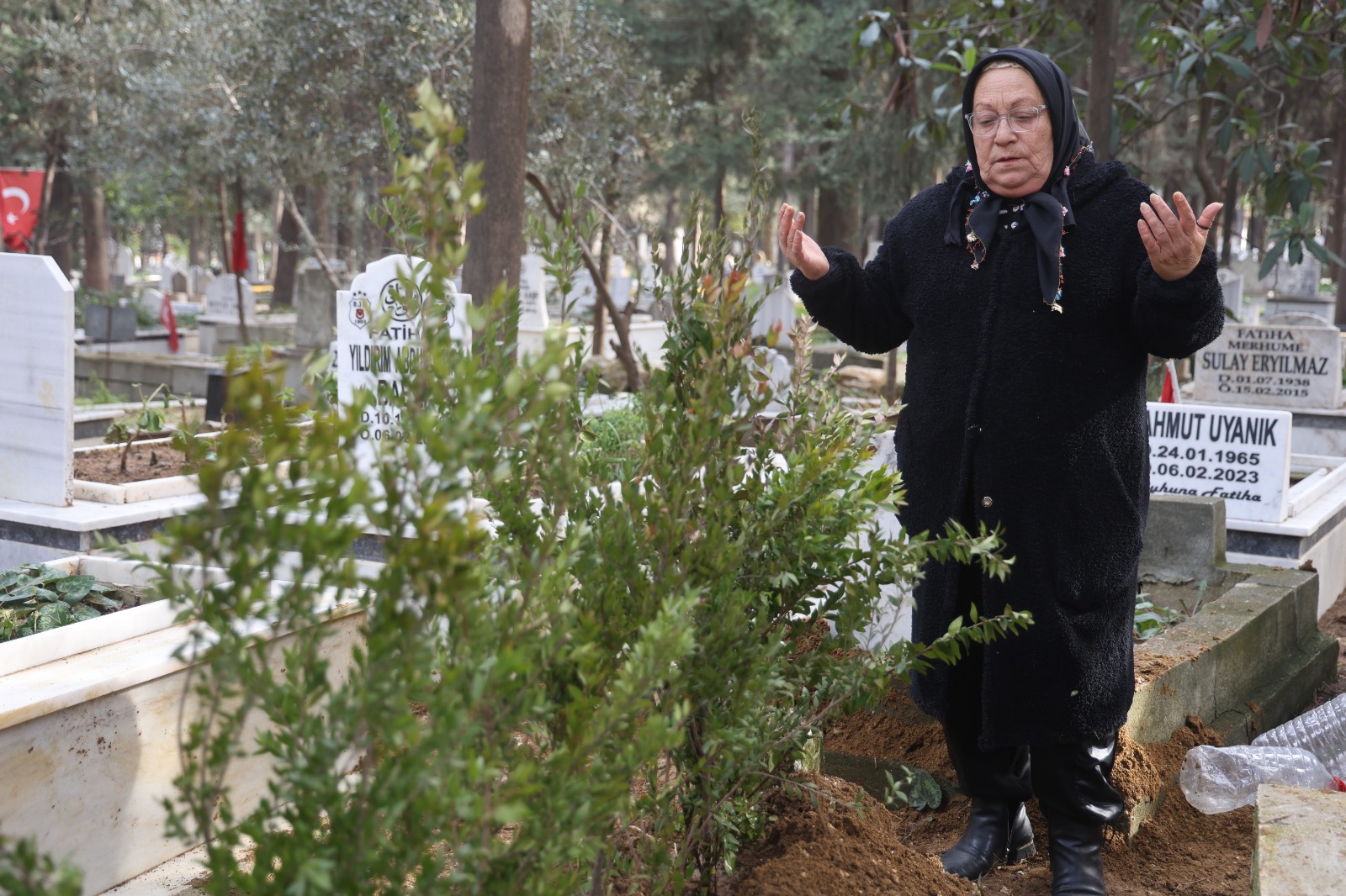 Mezari Olmayan Kardesim Kalmayacak Demisti 3 Yil Sonra Gelen Aci Kavusma (3)