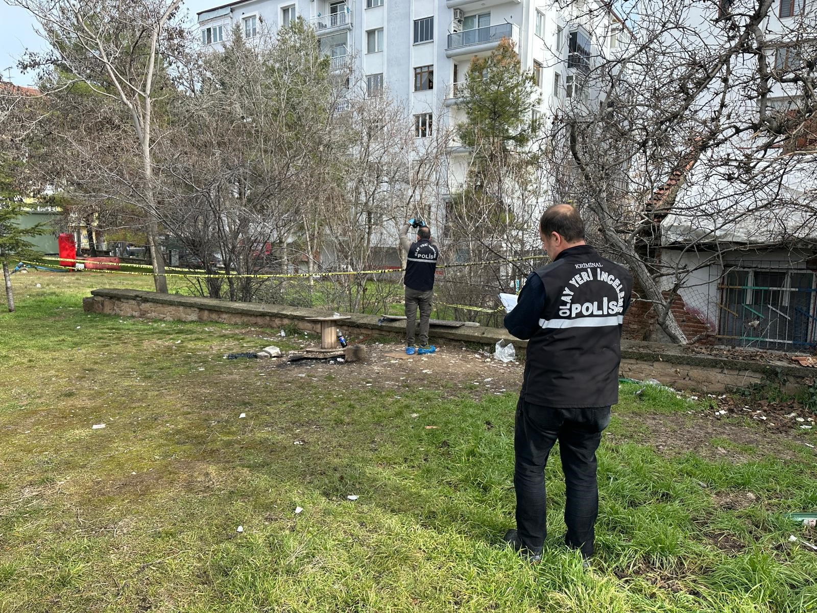 Millet Bahçesinde Korkutan Manzara Bir Kişi Ölü Bulundu (3)