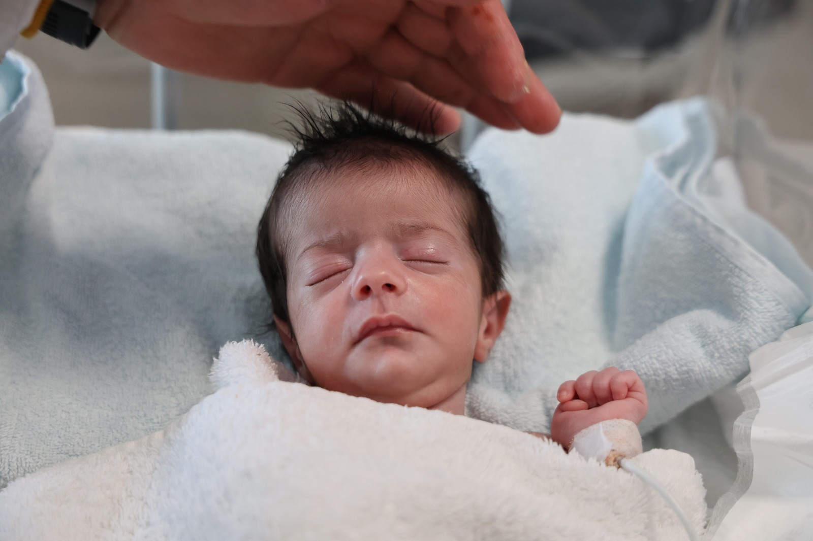 Minicik Bedeniyle 3 Saatlik Olum Kalim Savasi Ada Bebegin Inanilmaz Kurtulusu (5)