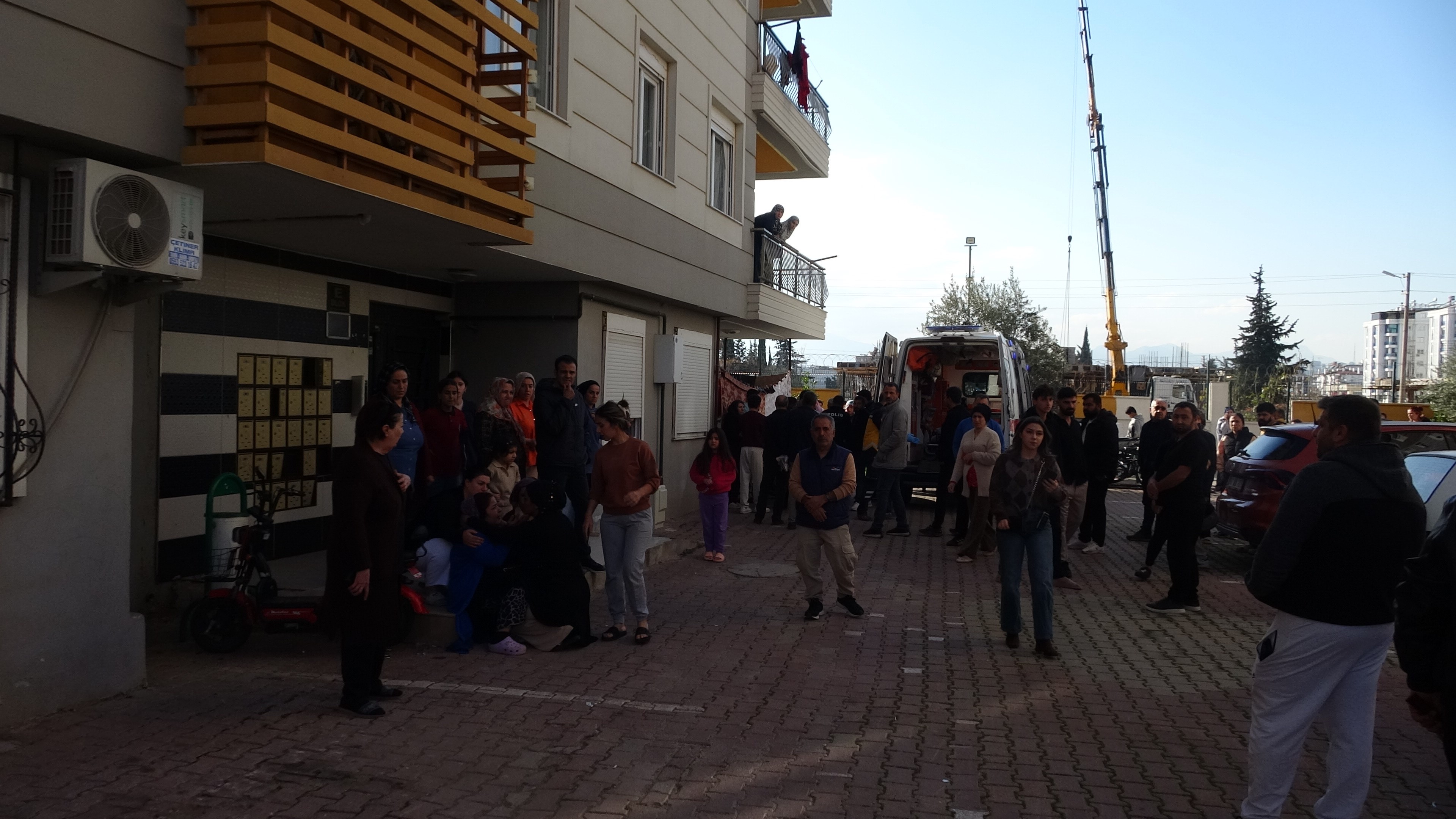 Motosikletle Geldi, Kurşun Yağdırdı 20 Yaşındaki Genç Ağabeyini Katletti, Yengesini Vurdu (13)