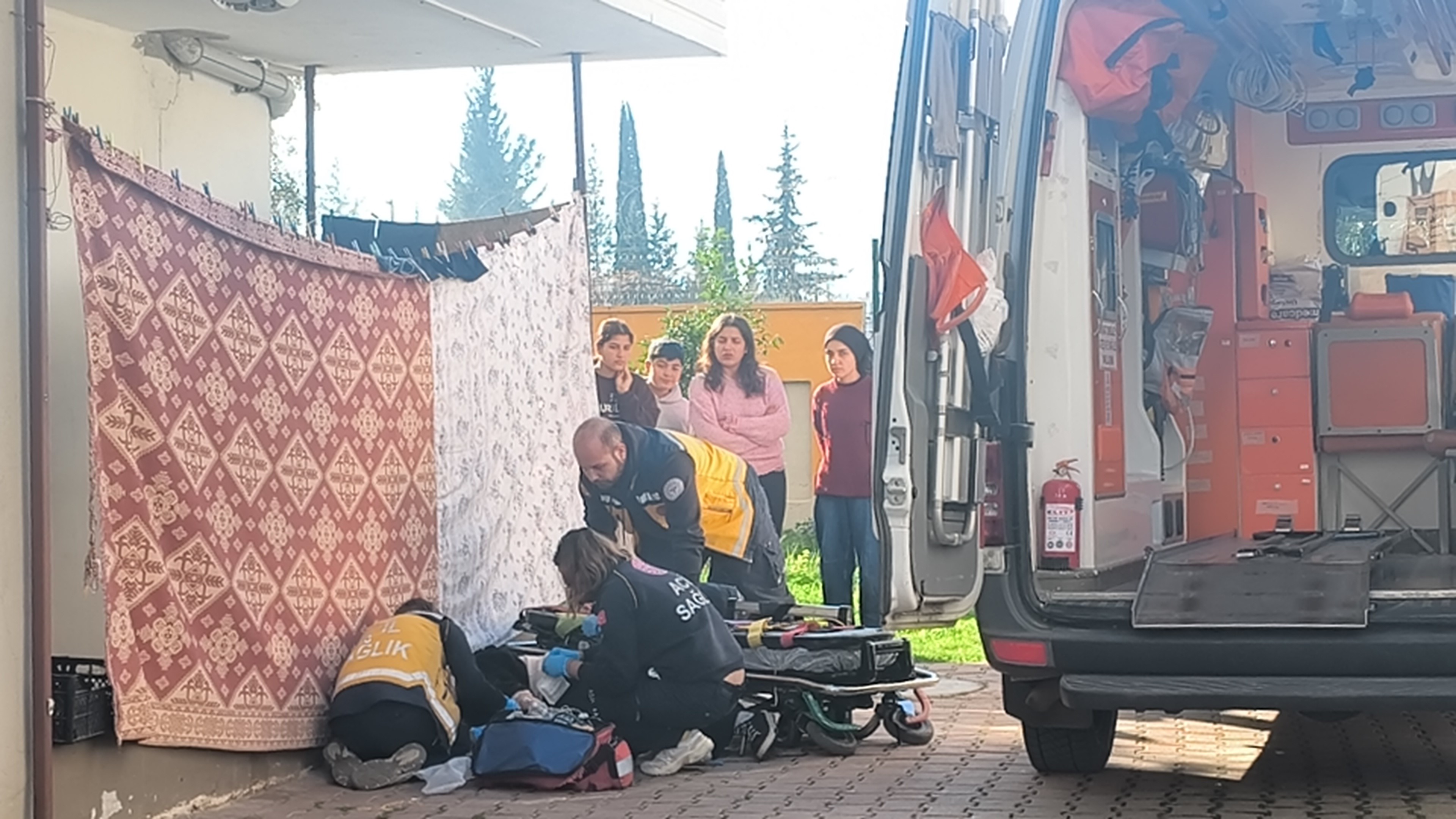 Motosikletle Geldi, Kurşun Yağdırdı 20 Yaşındaki Genç Ağabeyini Katletti, Yengesini Vurdu (3)