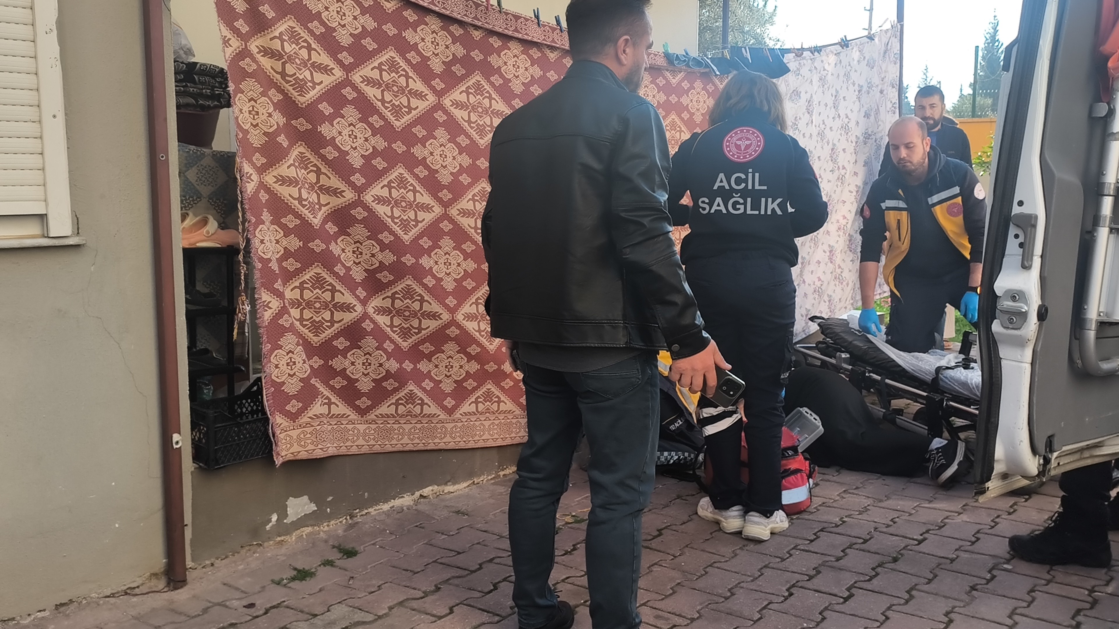 Motosikletle Geldi, Kurşun Yağdırdı 20 Yaşındaki Genç Ağabeyini Katletti, Yengesini Vurdu (5)