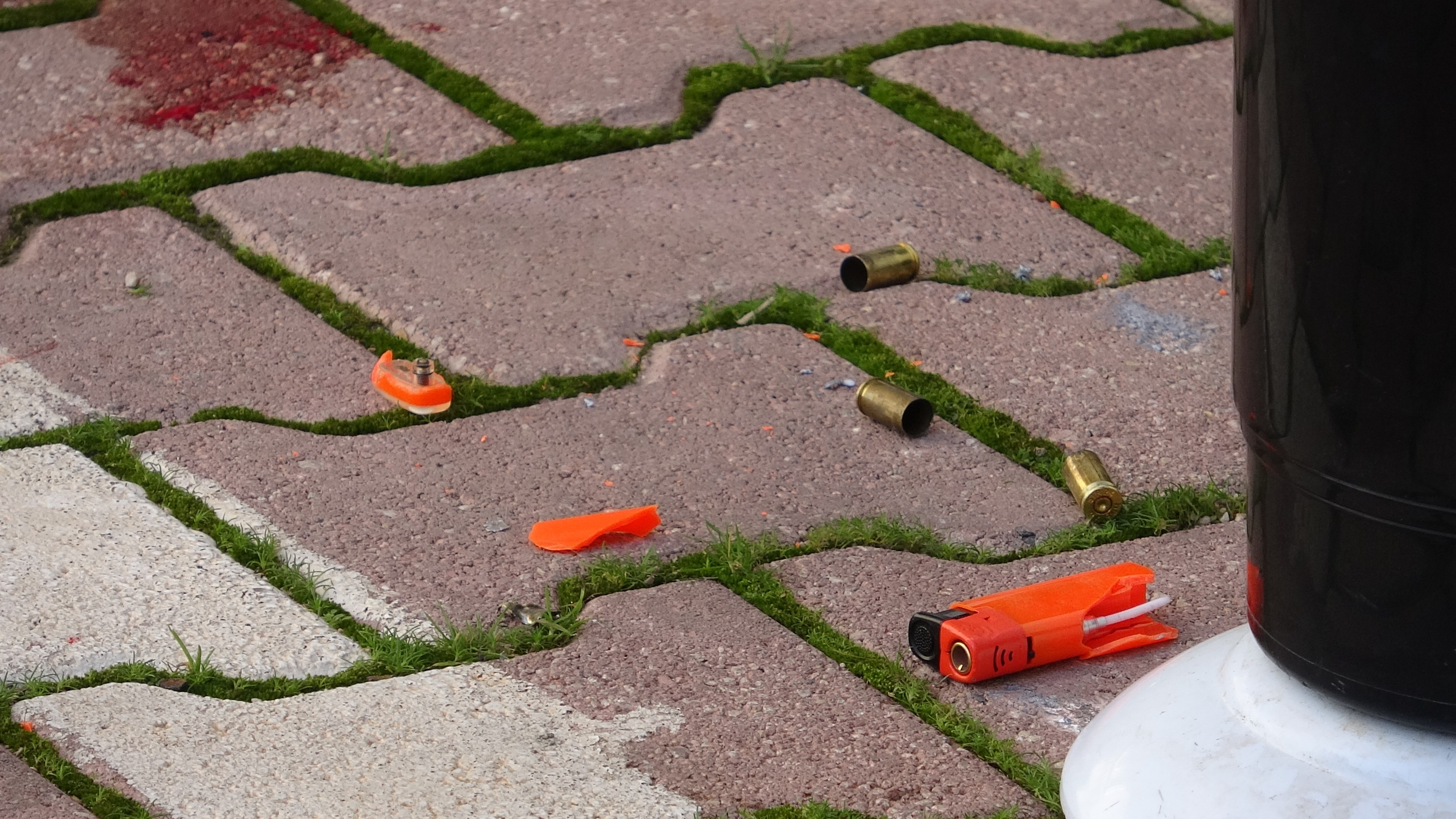 Motosikletle Geldi, Kurşun Yağdırdı 20 Yaşındaki Genç Ağabeyini Katletti, Yengesini Vurdu (8)