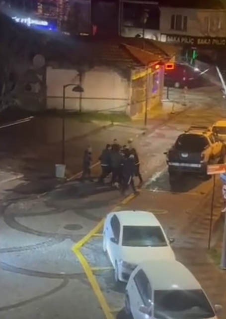 Muhtara Silahlı Saldırı Göğsünden Ve Kolundan Vuruldu (2)