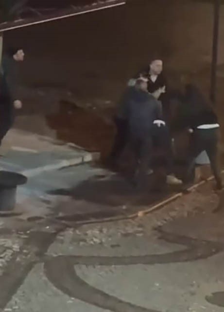 Muhtara Silahlı Saldırı Göğsünden Ve Kolundan Vuruldu (3)