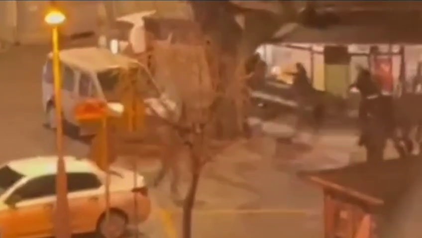 Muhtara Silahlı Saldırı Göğsünden Ve Kolundan Vuruldu (4)