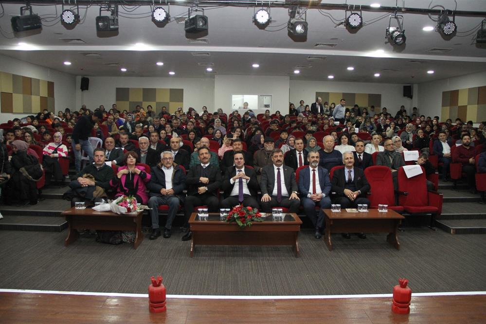 Ogrenciler Kulanin Ruhunu Sahneye Yansitti (4)