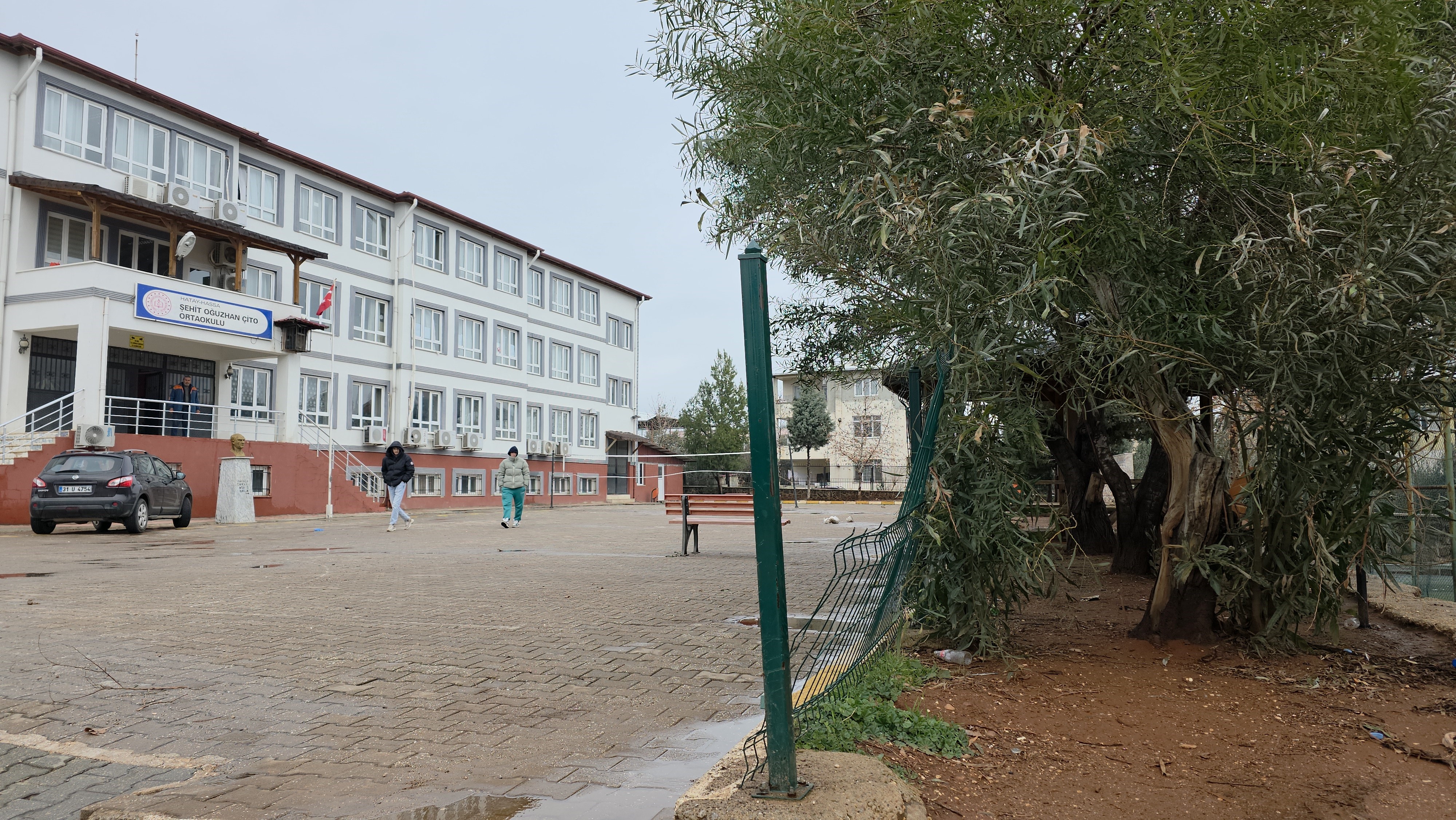 Okul Bahçesinde Kahreden Manzara! 17 Yaşındaki Çocuk Av Tüfeğiyle Vurulmuş Halde Bulundu (4)