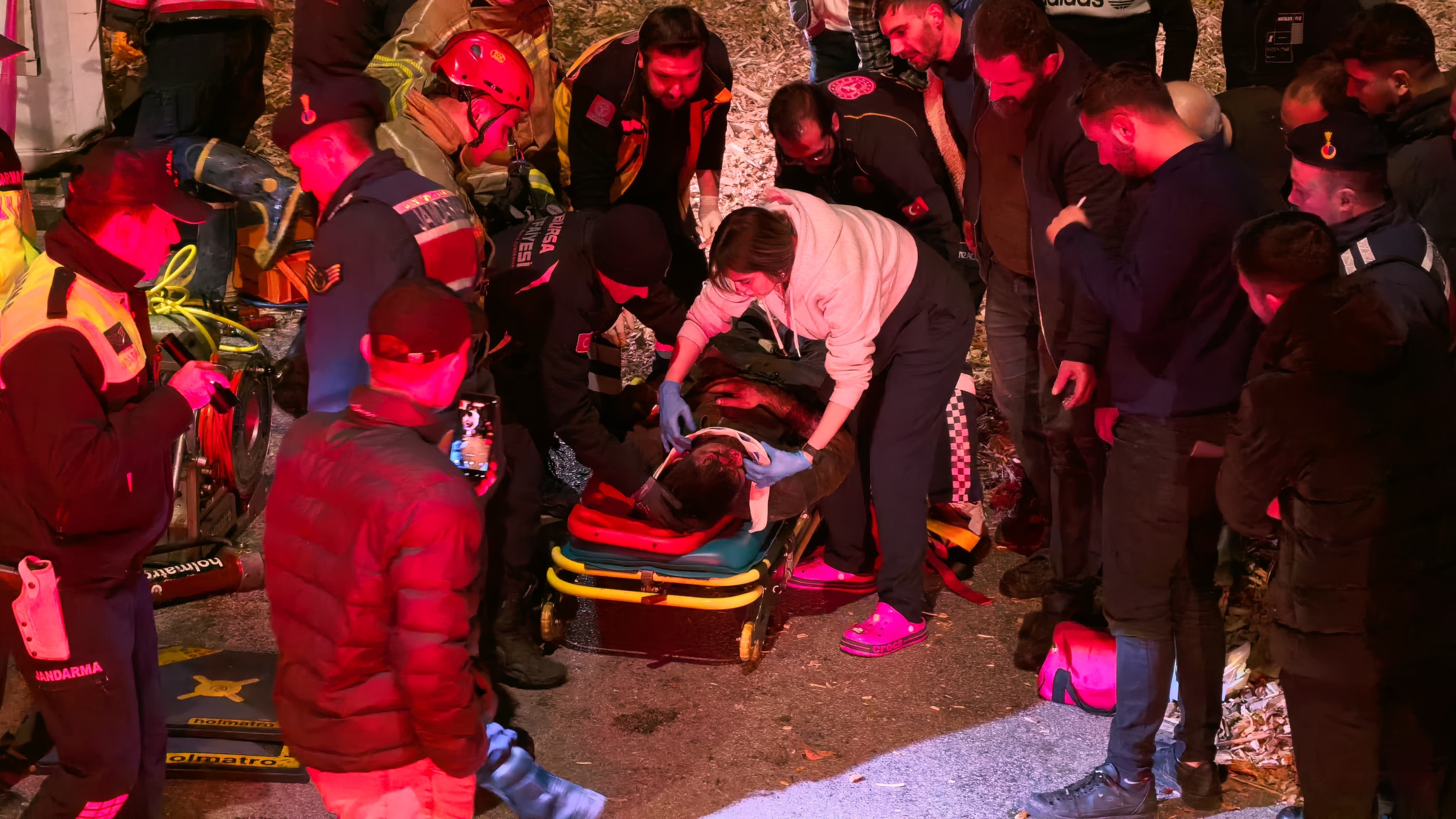 Osb Yolunda Olum Talas Yuklu Tir Devrildi Genc Surucu Hayatini Kaybetti (8)