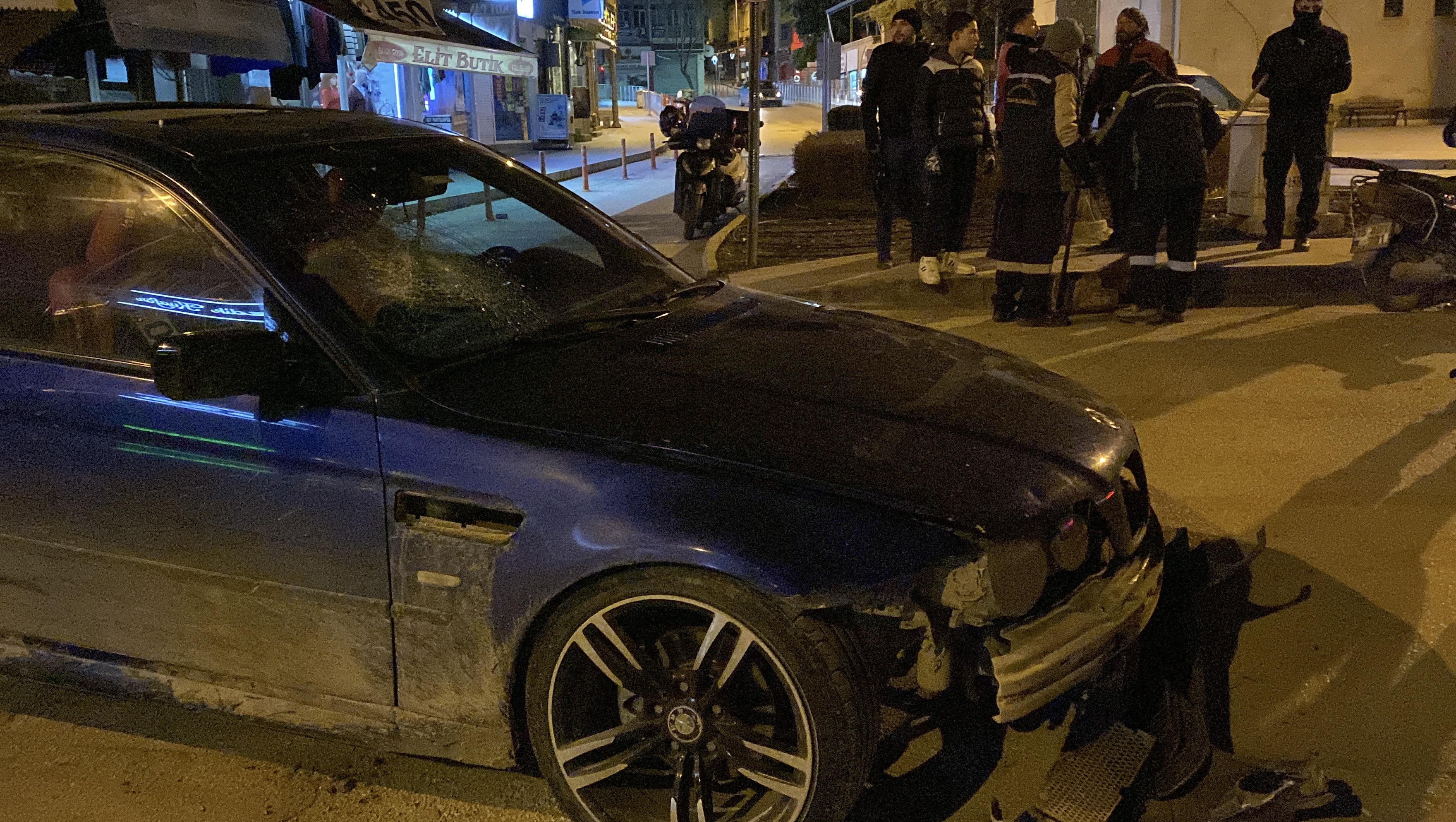 Otomobil Ile Motosikletin Çarpışması Sonucu Meydana Gelen Trafik Kazasında Motosiklet Sürücüsü Yaralanırken Yapılan Kontrolde Otomobil Sürücüsünün Alkollü Olduğu Tespit Edildi. (2)