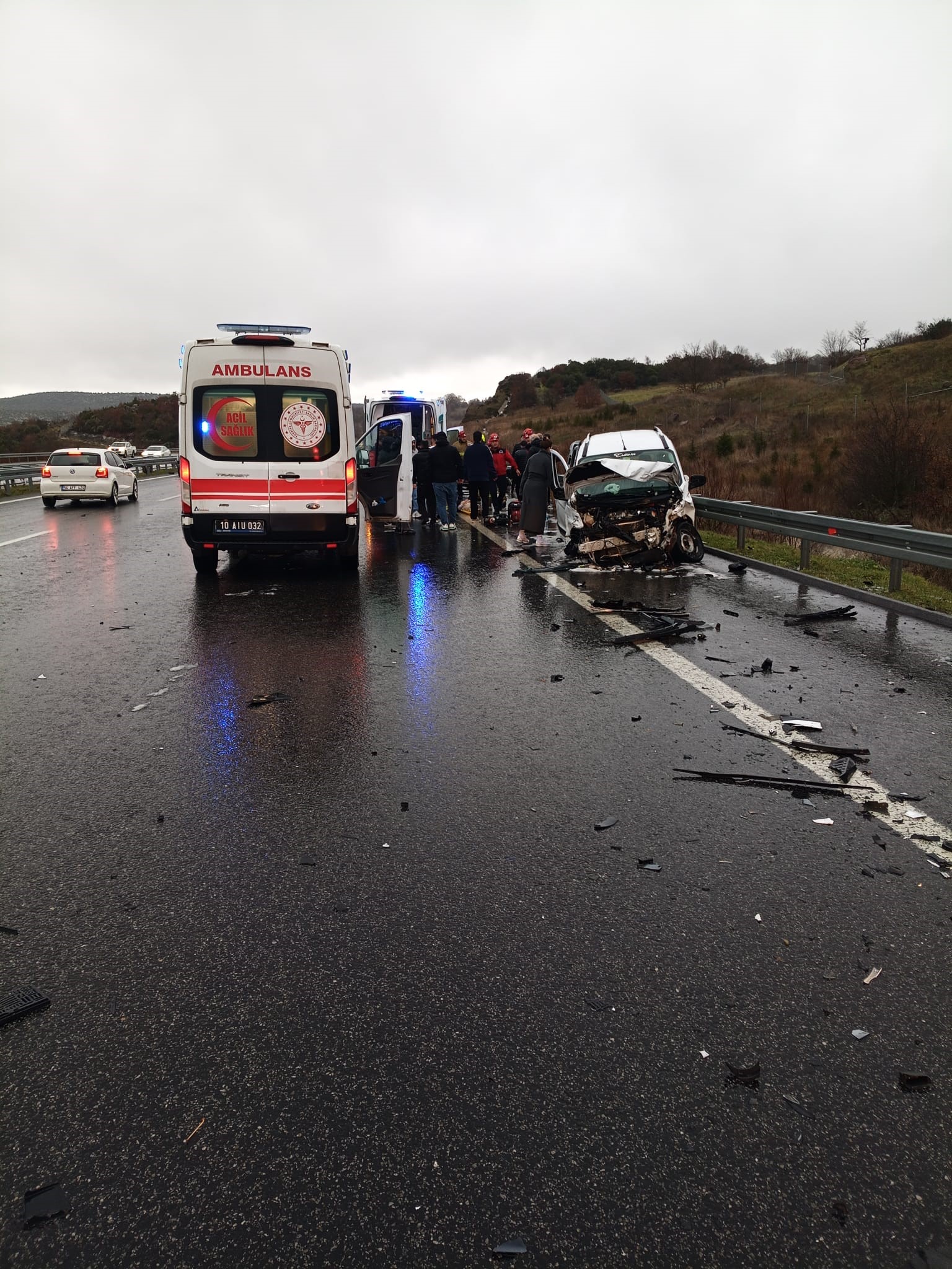 Otoyolda Korkunç Anlar 12 Araç Birbirine Girdi; 1 Ölü, 10 Yaralı (3)