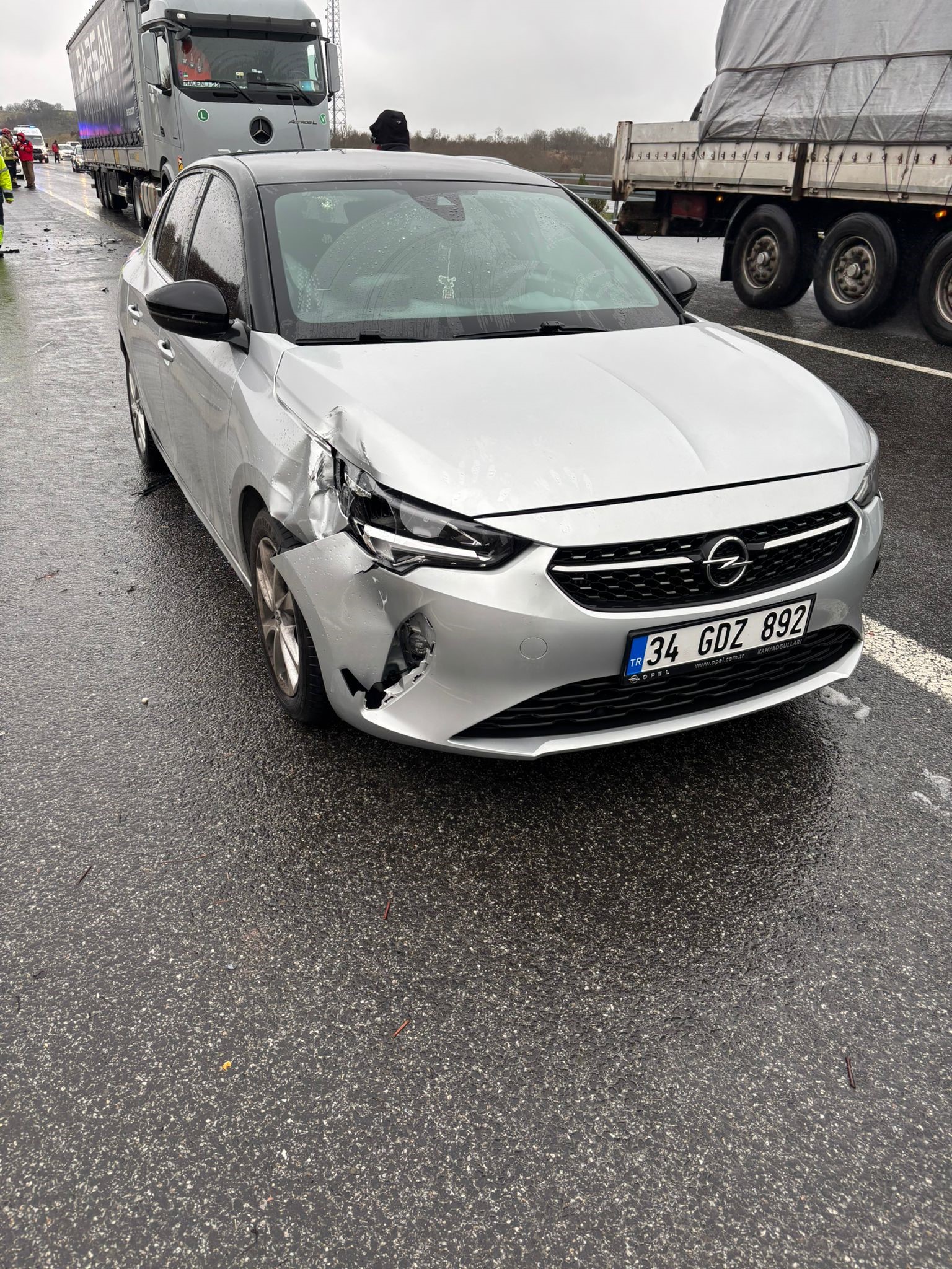 Otoyolda Korkunç Anlar 12 Araç Birbirine Girdi; 1 Ölü, 10 Yaralı (4)