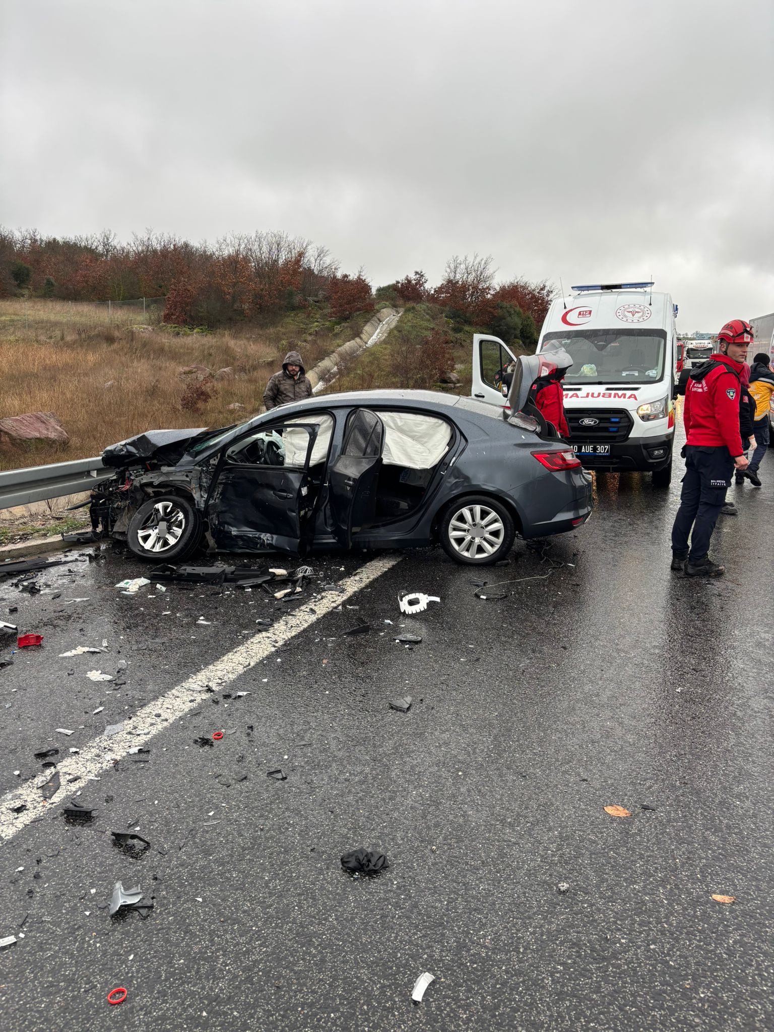 Otoyolda Korkunç Anlar 12 Araç Birbirine Girdi; 1 Ölü, 10 Yaralı (7)