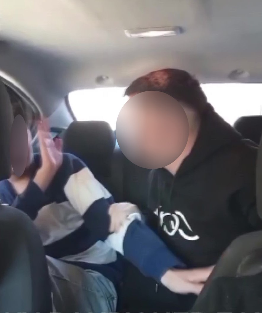 Oyunda Küfretti, Gerçekte Kaçırıldı! Liseli Gence Kamera Önünde Şiddet (3)