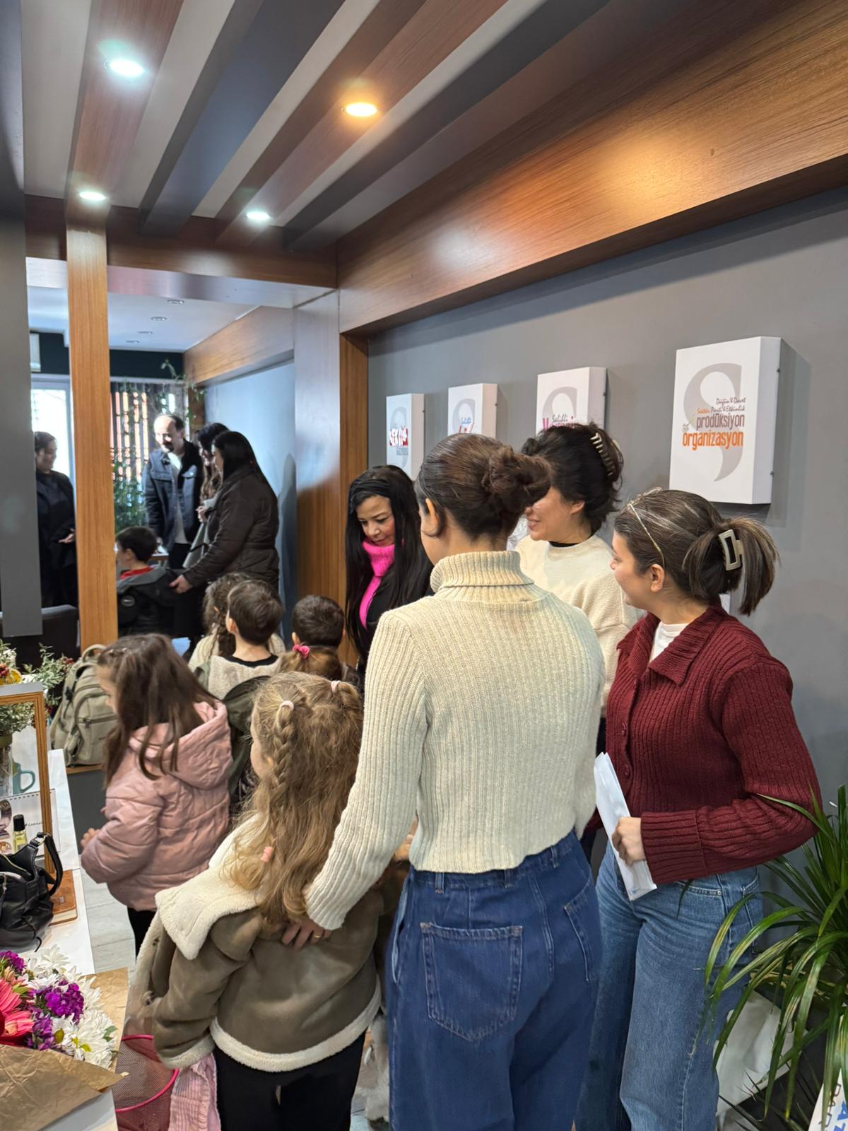 Ozel Salihli Fen Bilimleri Anaokulu Ogrencilerinden Sektor Medyaya Ziyaret (2)