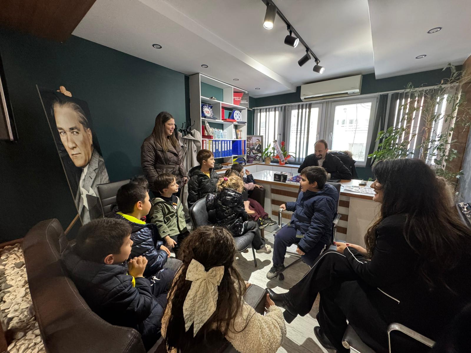 Ozel Salihli Fen Bilimleri Anaokulu Ogrencilerinden Sektor Medyaya Ziyaret (3)