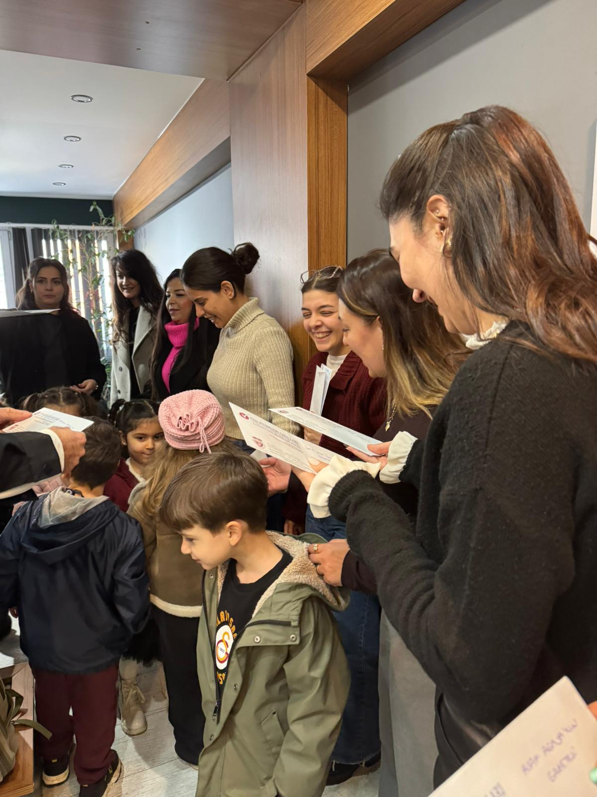 Ozel Salihli Fen Bilimleri Anaokulu Ogrencilerinden Sektor Medyaya Ziyaret (8)