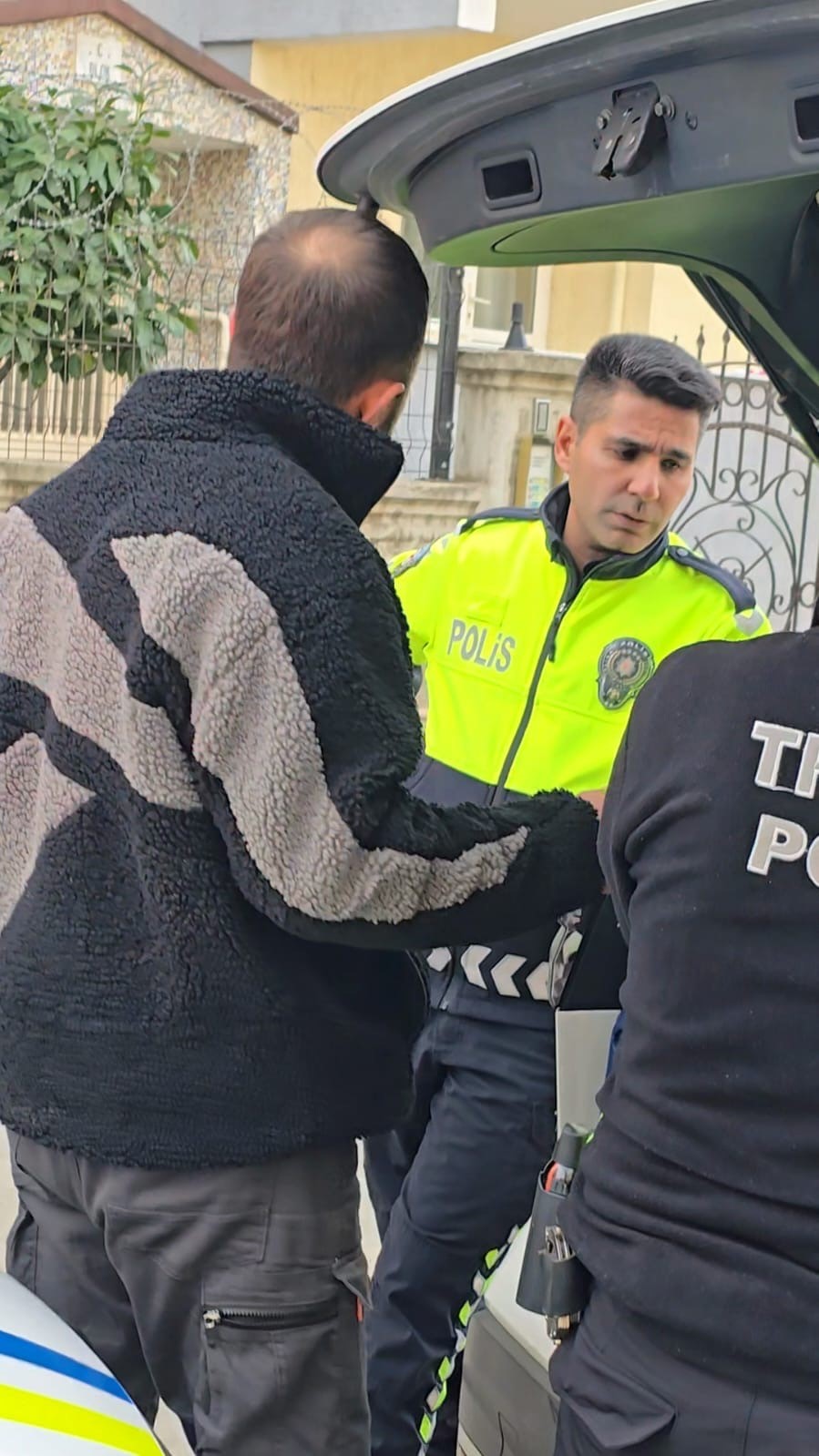 Polisten 5 Kilometrelik Kovalamaca Cakarli Surucuye Rekor Ceza (1)-1