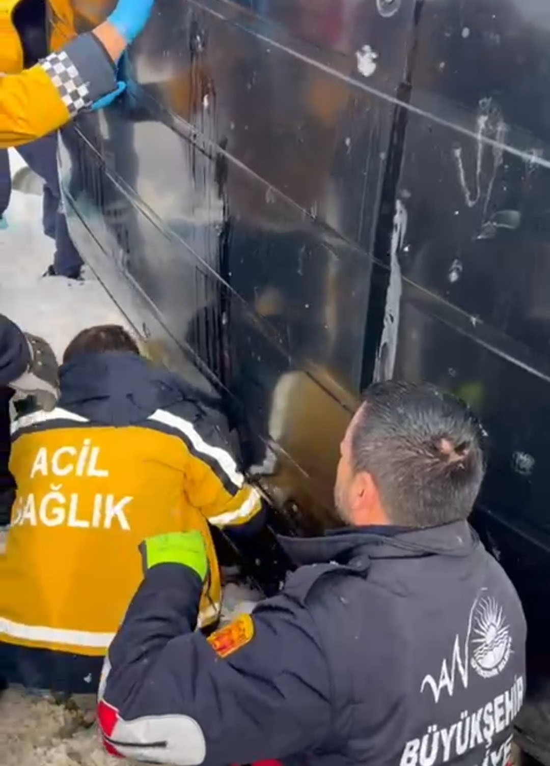 Sabah Saatlerinde Can Pazarı! Minibüs Takla Attı, 1 Ölü 3 Yaralı (4)