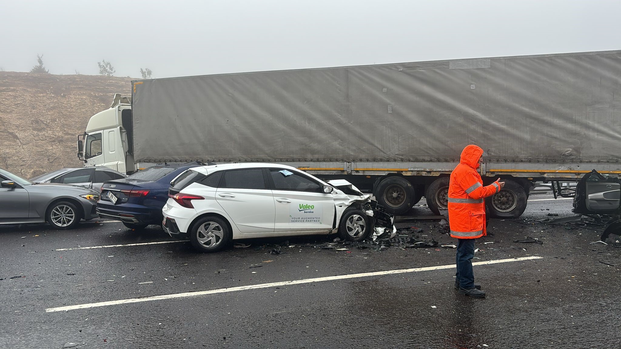 Sabah Saatlerinde Felaket 10 Araçlık Kazada 2 Ölü, 10 Yaralı (2)